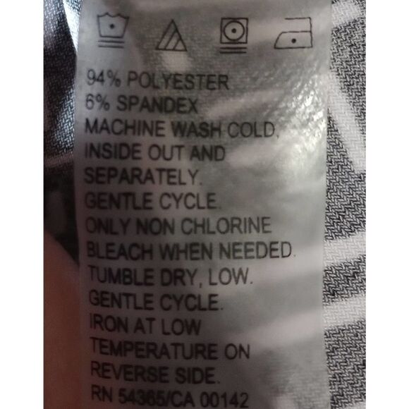 Alfred Dunner Black White Geometric Print 3/4 Sleeve Tunic Top - Picture 5 of 6